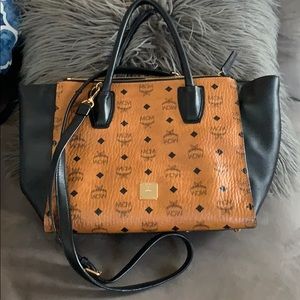 MCM Medium Kathy Vietos Double Zip